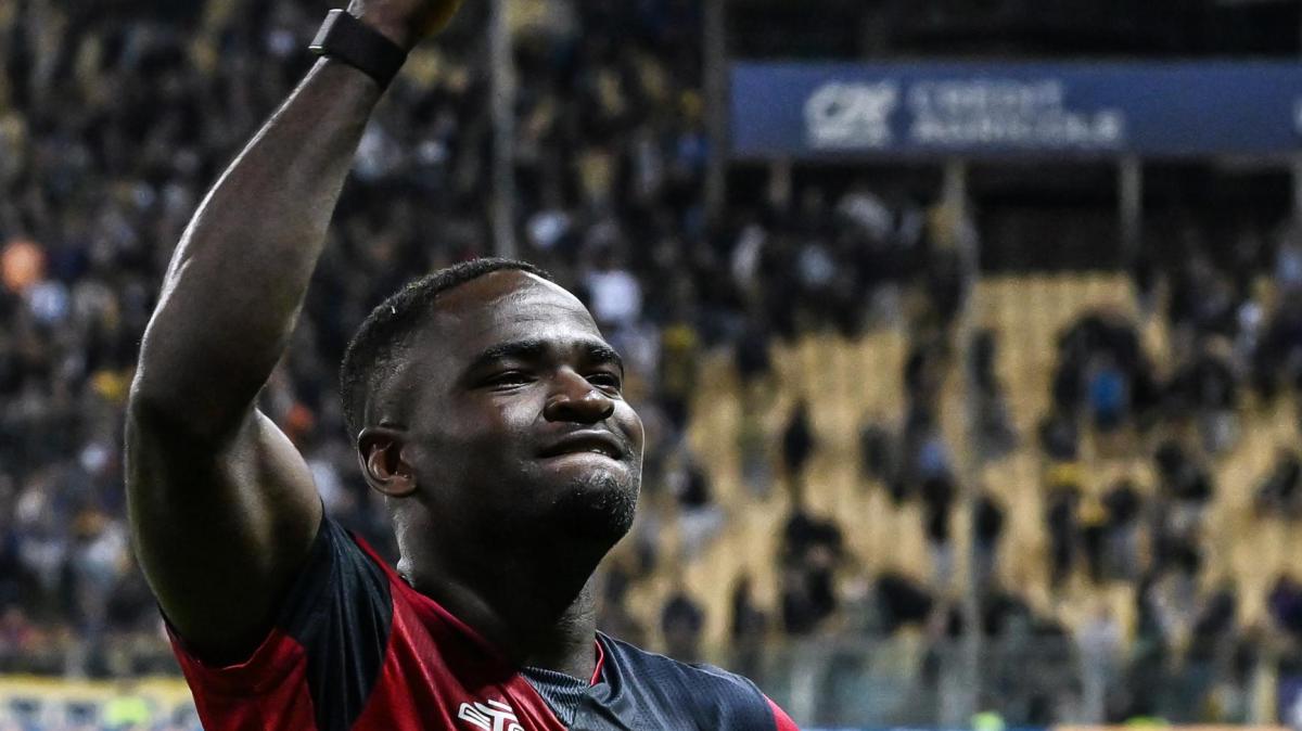 Pedullà: "Luvumbo nel mirino: tre offerte sul tavolo del Cagliari"