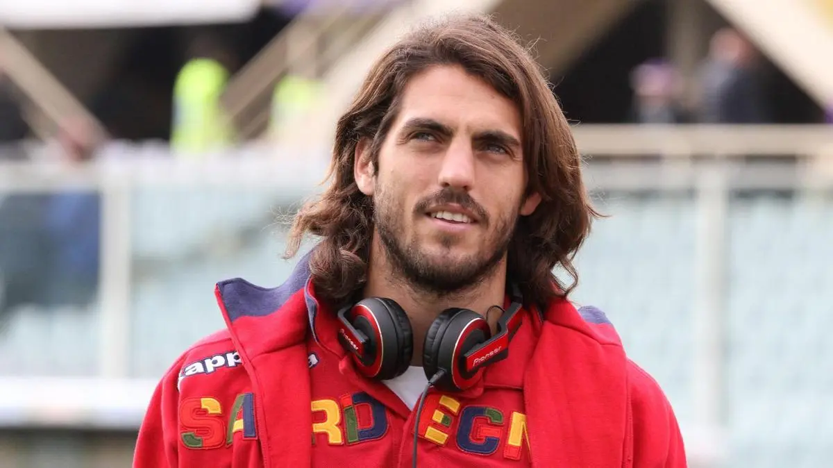 L'ex Larrivey: "Il mio Cagliari si salverà, ha dei grandissimi giocatori. Il gol migliore con la maglia rossoblù? Quello al San Paolo"