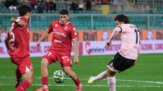 Bari, attimi di paura per Pucino durante la gara contro il Brescia