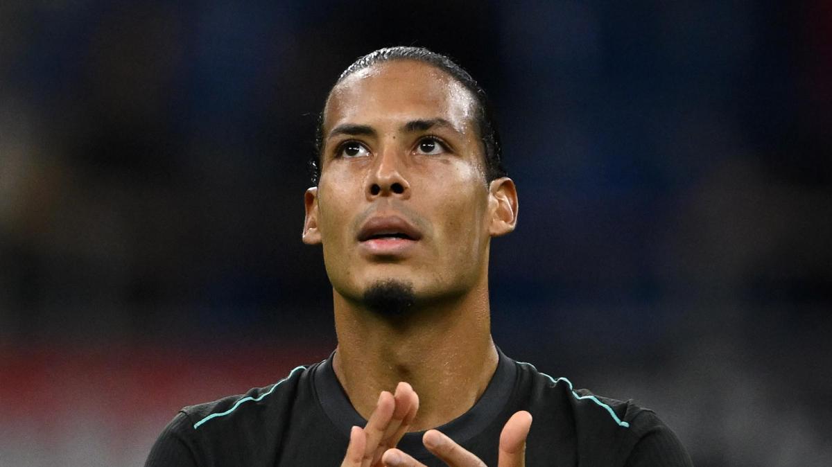 Liverpool, Van Dijk: "Il rigore? Forse l'arbitro ha voluto compensare per il goal annullato"