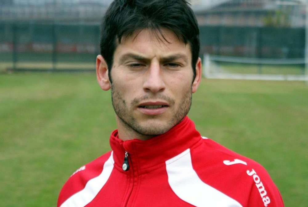 I Sardi in giro per l'Italia - Guberti-Champions, Sirigu spera nel Sud Africa; Carrus in gol 
