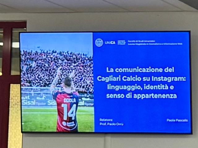 Il Cagliari Calcio sale in cattedra: la tesi di Paola Pascalis su linguaggio e identità