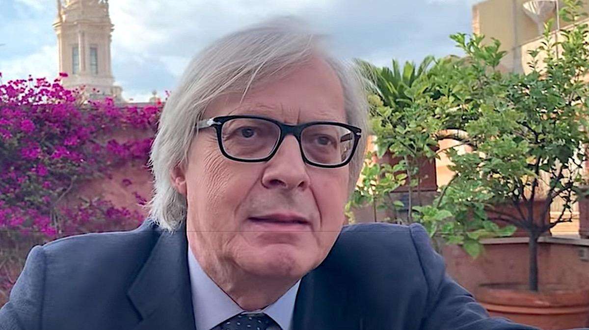 Anche Vittorio Sgarbi parla di Riva: "Onore ad un vero uomo, alla sua forza e dignità. Oggi ci sono solo vigliacchi"