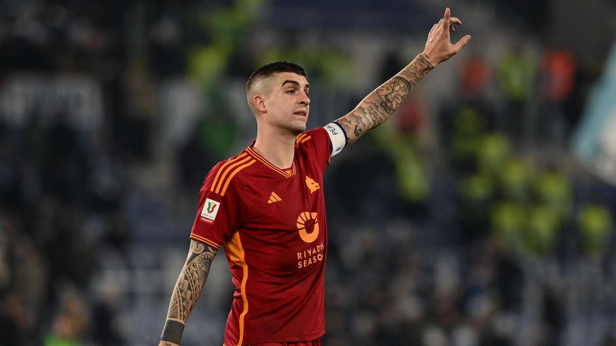 Roma, Mancini esulta dopo la vittoria contro il Cagliari: "Cattivi, concentrati, feroci. Vincenti"