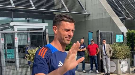 Juventus, Motta al JMedical. Parte il coro "chi non salta interista è!" E lui non salta