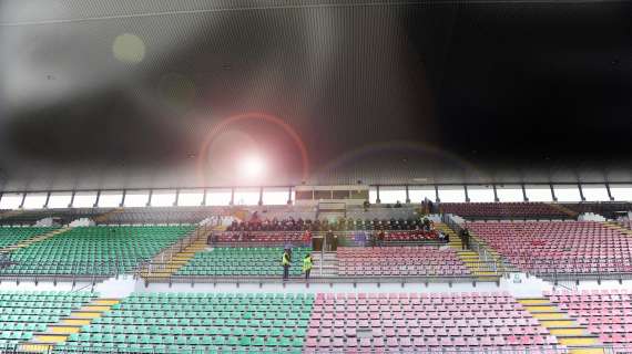 Monza, scontri tra tifosi all'esterno dello stadio (VIDEO)