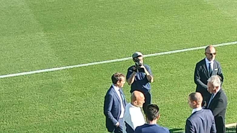 Ceferin e Marchetti a Coverciano: consegnata la maglia azzurra al presidente UEFA