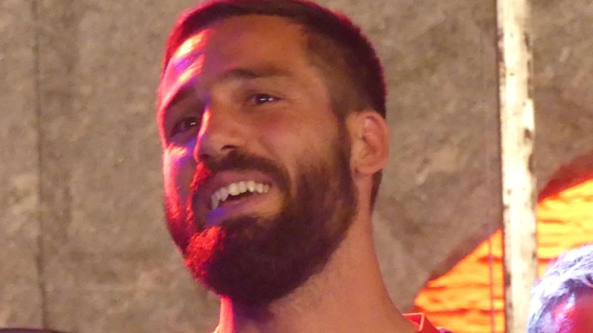 PAVOLETTI su Instagram: "È scattato il novantesimo....". I commenti di Viola e Prati...