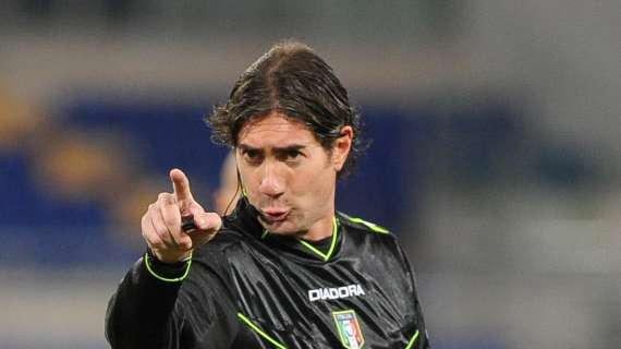 L'ex arbitro Bergonzi: "Il 2-1 del Cagliari contro il Genoa nasce da un presunto fallo su Gudmundsson che ora gli arbitri non fischiano più"