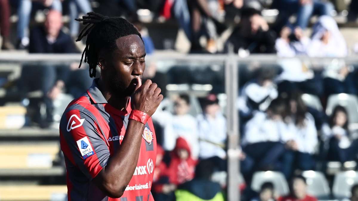 Meité mette in standby le operazioni con Genoa e Cagliari