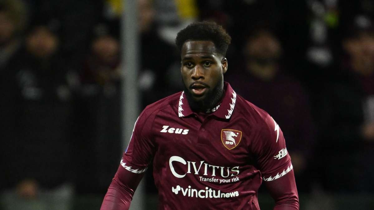 La Salernitana in ritiro senza Dia: il presidente Iervolino chiede il risarcimento danni