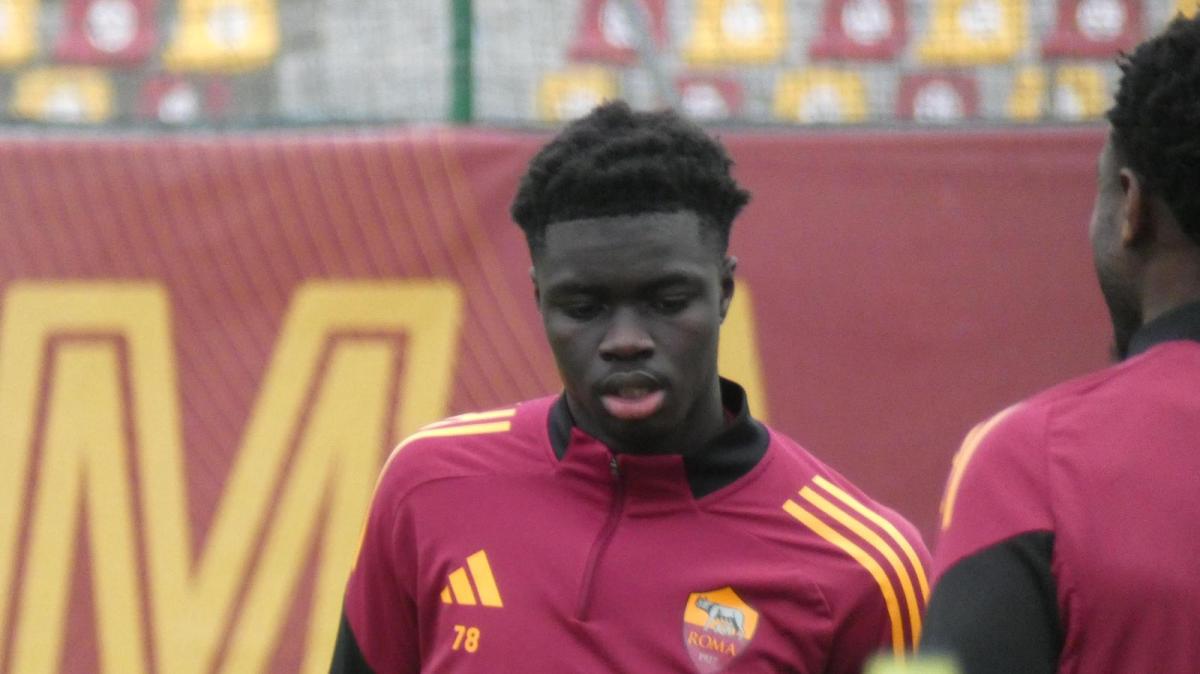 Roma, allarme Vaz in vista del Cagliari. Il Messaggero: "E' in dubbio"