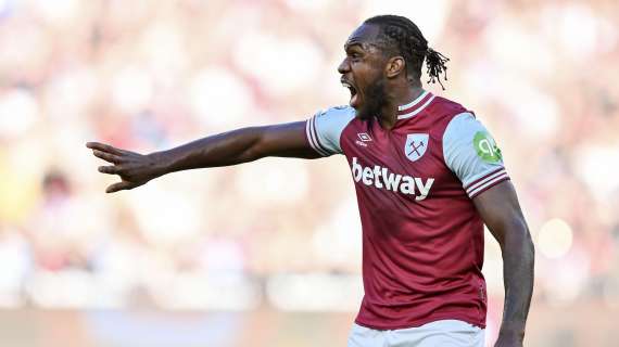 West Ham, incidente stradale per Michail Antonio. Il messaggio del club: "Preghiamo per lui"