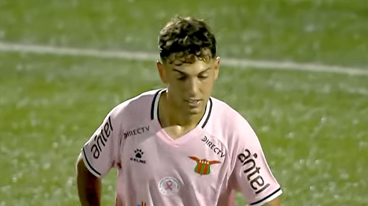 Ecco il talento uruguaiano. Corsport: "Albarracin al Cagliari, sì e sbarco. L’uruguaiano arriva a Roma lunedì"