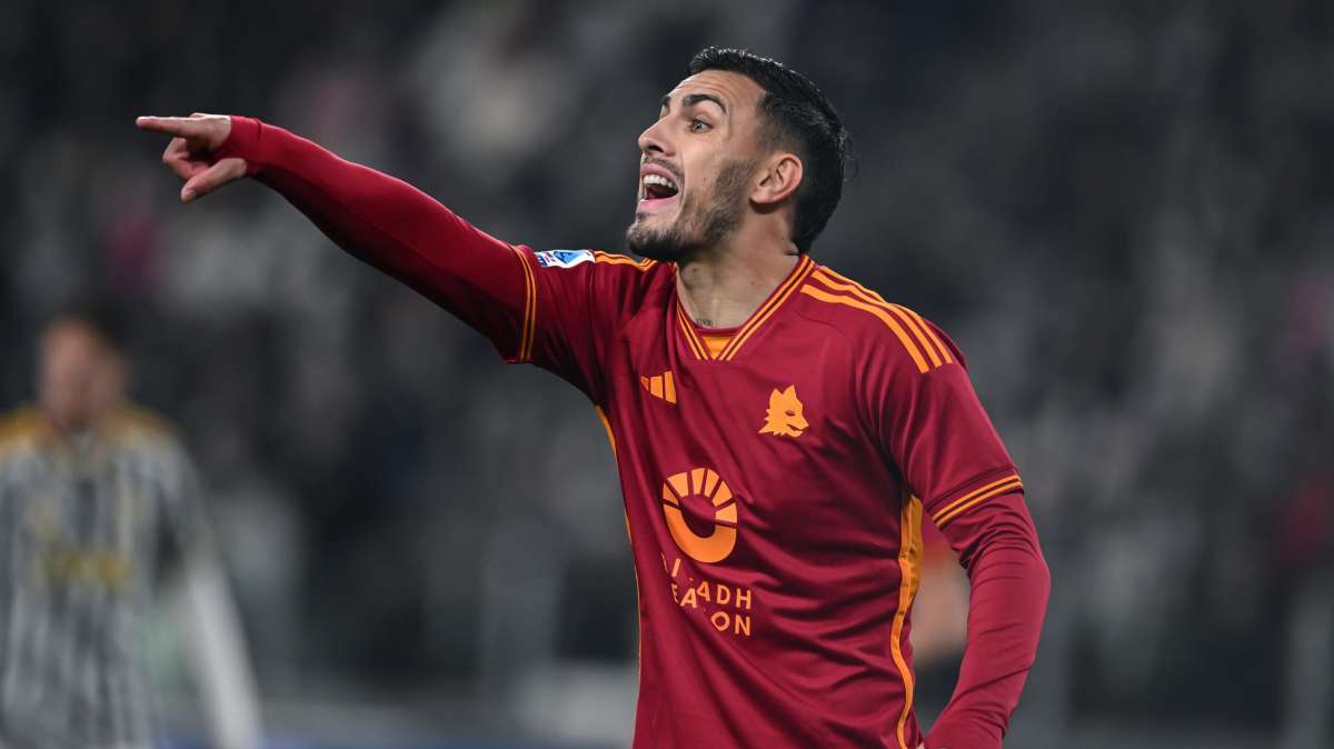 Roma-Cagliari, il gestaccio di Paredes rivolto a Mina