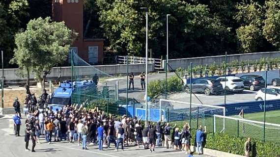 TMW - Sampdoria, i tifosi si fanno consegnare le maglie: "Non vi appartiene"