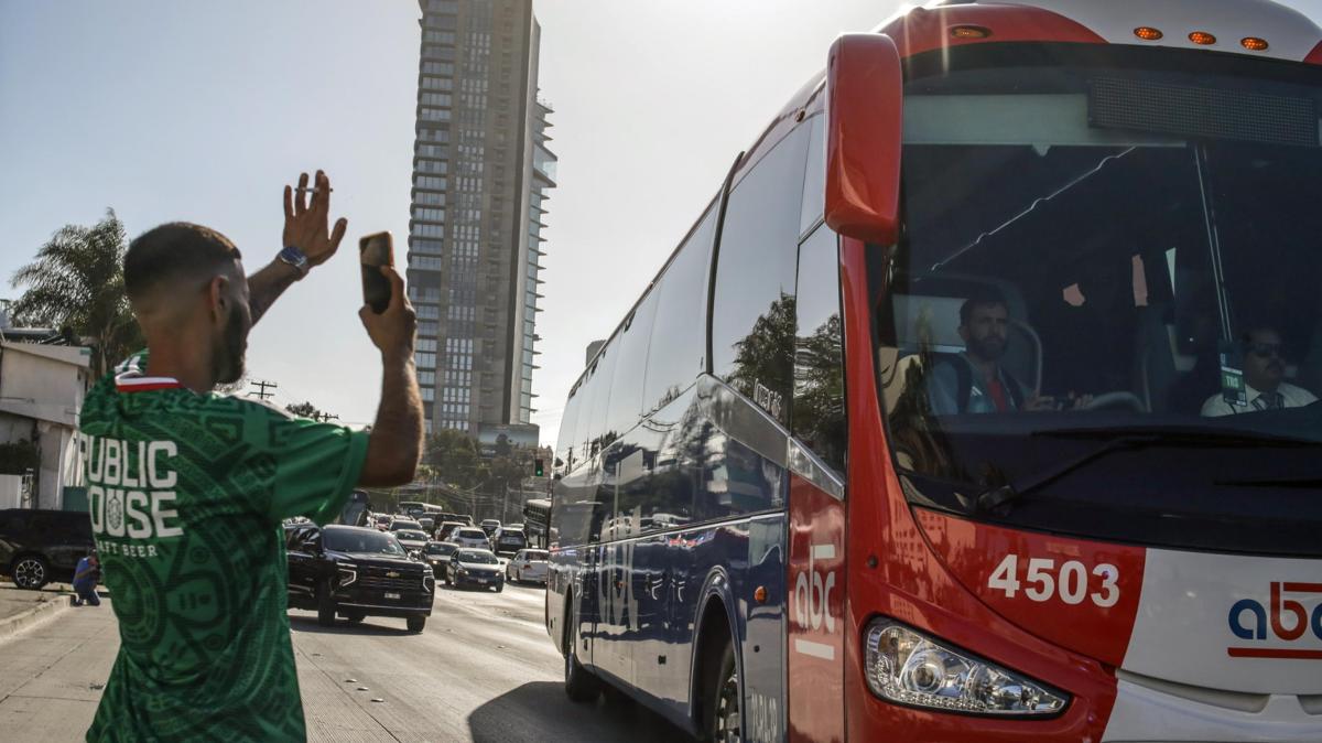 Mondiali: hacker legati all'Iran minacciano di colpire i pullman delle squadre