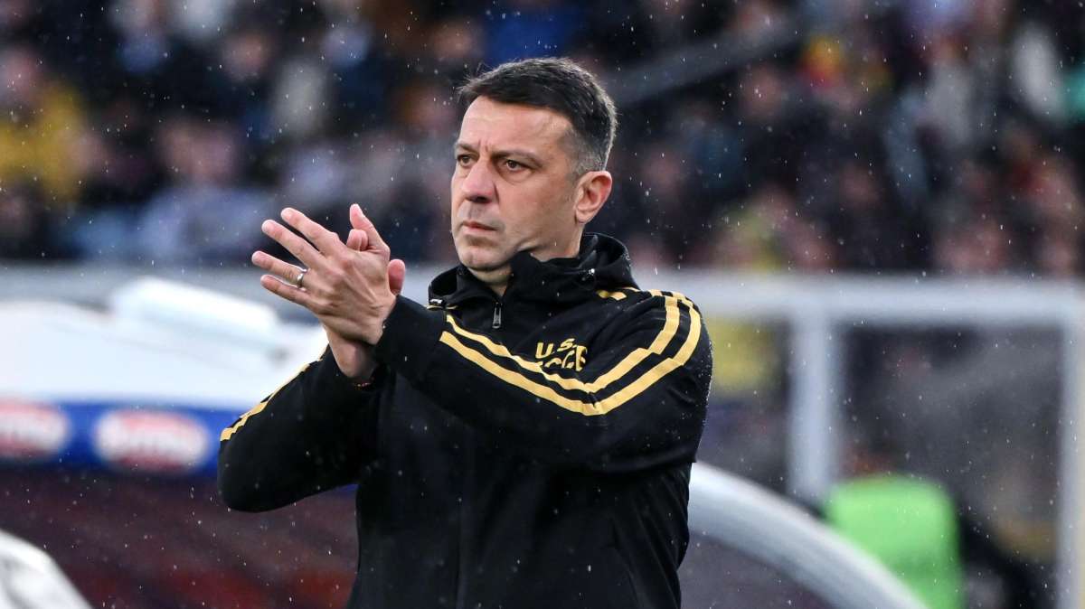 Lecce, D'Aversa sui molti gol di testa subiti: "Contro il Cagliari l'abbiamo fatto noi"