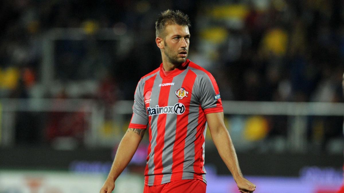 Un mirto con... Michele Canini: "Cagliari, venerdì giocare contro il Napoli sarà un vantaggio: i rossoblù non avranno niente da perdere. Serviranno intensità e concentrazione: farei blocco basso e poi ripartirei velocemente in contropiede"