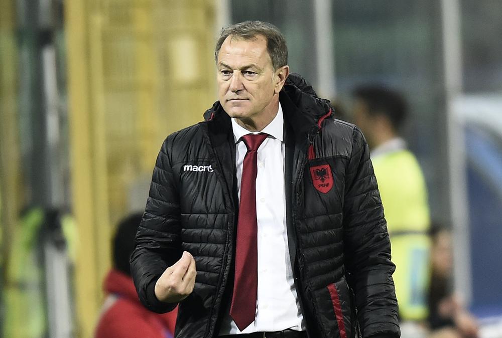 Gianni De Biasi: "Il Cagliari ha scelto di rispettare il Como, sacrificando un po' della sua brillantezza. Ma a Pisa dovrà scendere in campo con l'idea di 'aggredire' la partita con piglio autoritario"