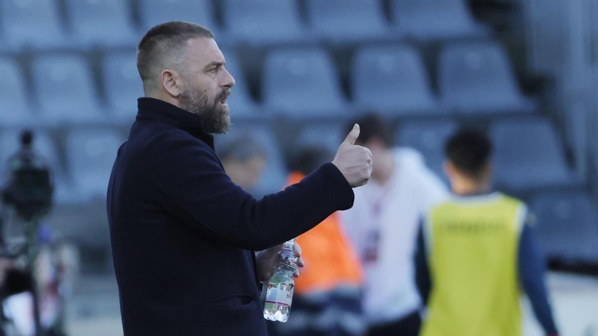 De Rossi: "Genoa non è salvo, non andiamo alla sosta con un risultato negativo"