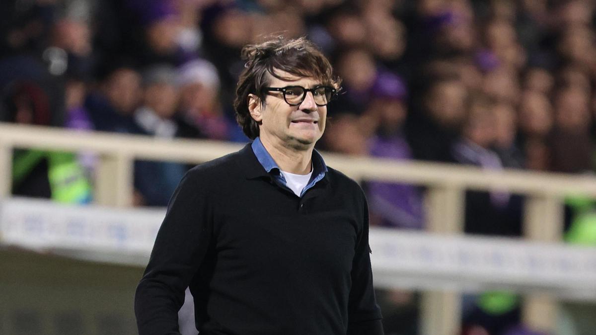 Fiorentina, il colpo del Lecce a Cagliari complica la corsa salvezza. Tuttosport: Viola terzultimi: il derby con il Pisa diventa decisivo