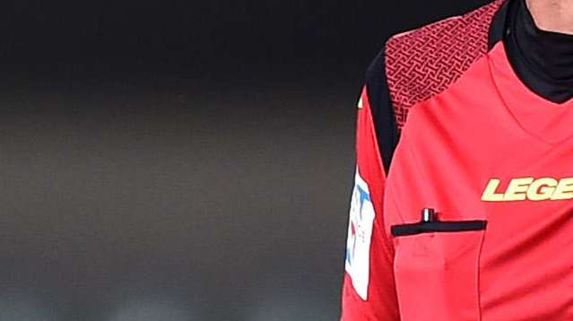 La Nuova Sardegna - Niedda Il guardalinee-poliziotto sul palcoscenico della Serie A: "Che emozione negli spogliatoi"