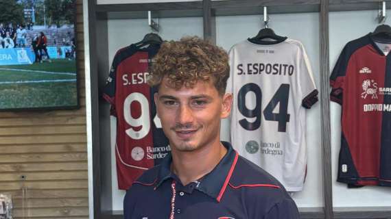 Cagliari, Sebastiano Esposito sorprende il fratello Pio in diretta: "Complimenti, mi sono venuti i brividi"