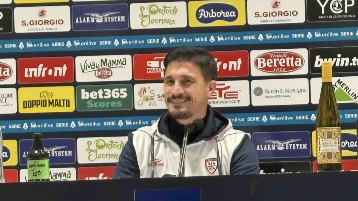 Cagliari, Pisacane: "Dossena e Sulemana sono tornati a casa. La Fiorentina è in fiducia"