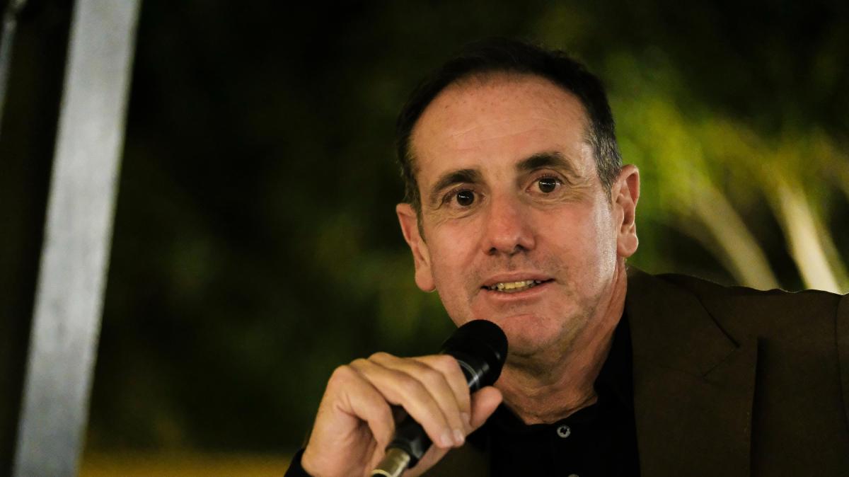 Lamberto Zauli: "La stagione del Cagliari è più che positiva: tre punti a Pisa al novanta per cento garantirebbero una salvezza anticipata e spensierata. A maggio la società pianificherà il futuro, ma sempre con un obiettivo chiaro: la salvezza"