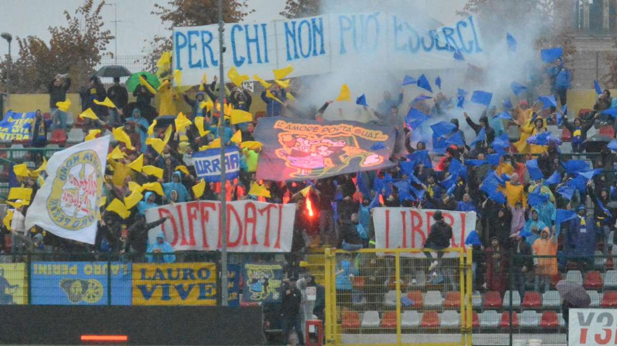 La Carrarese dopo il match con la Torres: "Riva merita solo rispetto e stima. Grazie ai nostri tifosi"