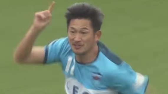 L'ex Genoa, Kazu Miura, gioca ancora. A 58 anni è il capitano dell'Atletico Suzuka