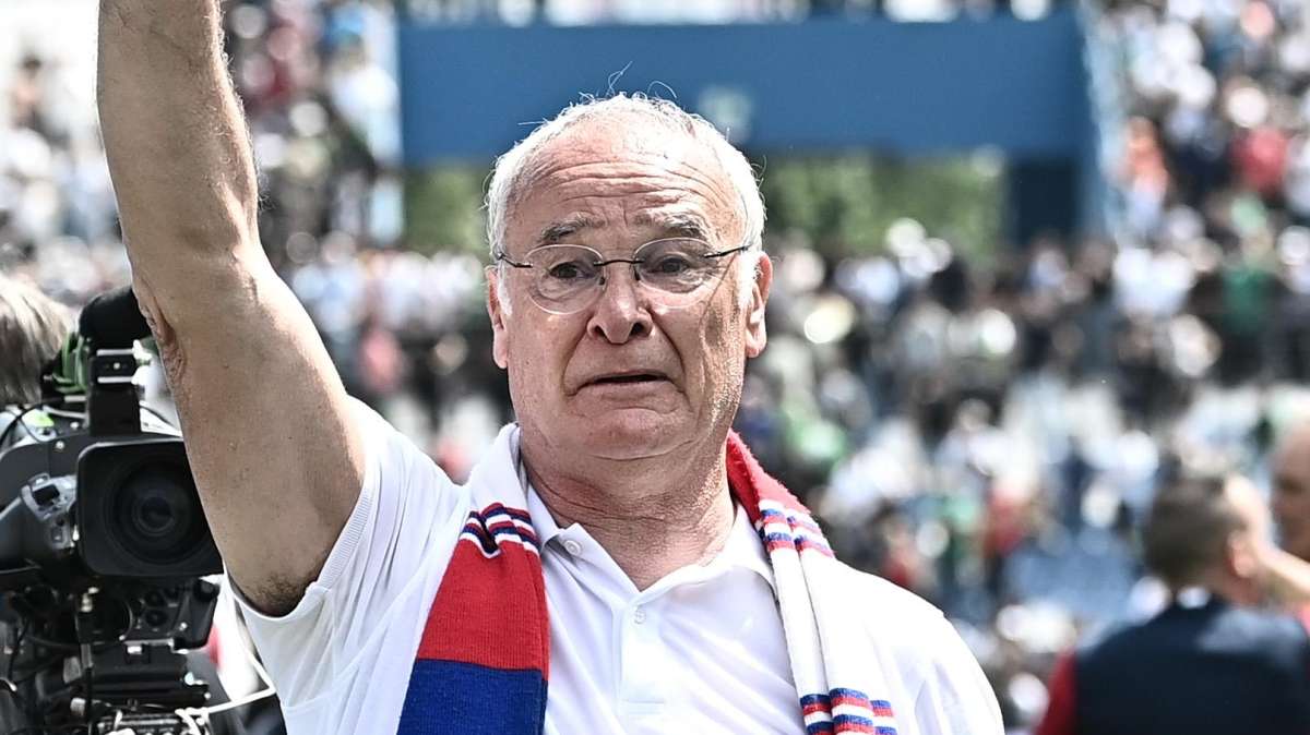 Lega Serie A - Cagliari abbraccia Ranieri