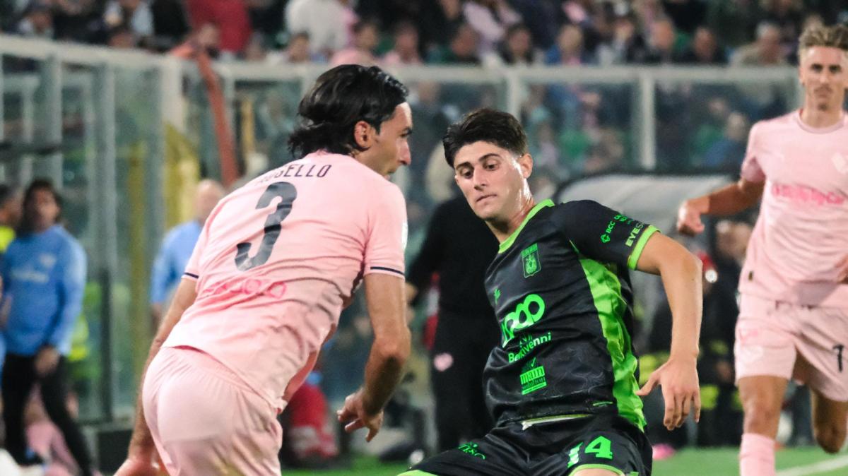 Di Marzio: "Cagliari su Liberali del Catanzaro: clausola da 6 milioni, piace anche a Bologna, Como e Sassuolo"
