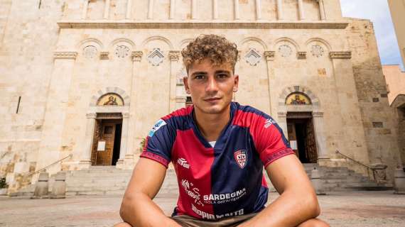 Cagliari, le prime parole di Esposito: "Felicissimo di essere qui, ci vediamo allo stadio. Forza Cagliari!" (VIDEO)