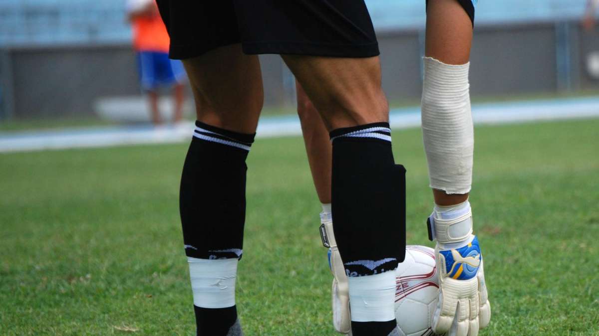 Clamoroso a Savona, l'ex portiere rossoblù Aresti rinvia... e segna!