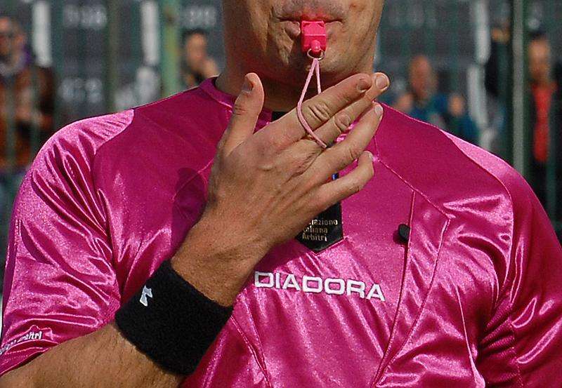 Le Iene annunciano nuove rivelazioni dell'arbitro anonimo. Il servizio andrà in onda domani