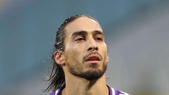 Caceres con la terza maglia del Cagliari, dedicata agli uruguaiani (FOTO)