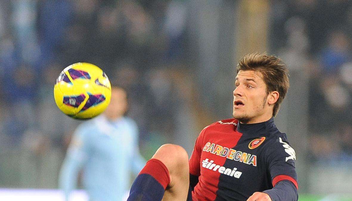 IL CAGLIARI SI DIVERTE SEMPRE, DESSENA ONORA L'ULTIMO GIORNO DI SCUOLA E BATTE LA LAZIO (1-0)