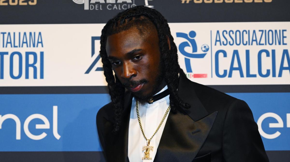 Fiorentina, tensione al momento del penalty: Kean voleva calciare, in due glielo hanno impedito