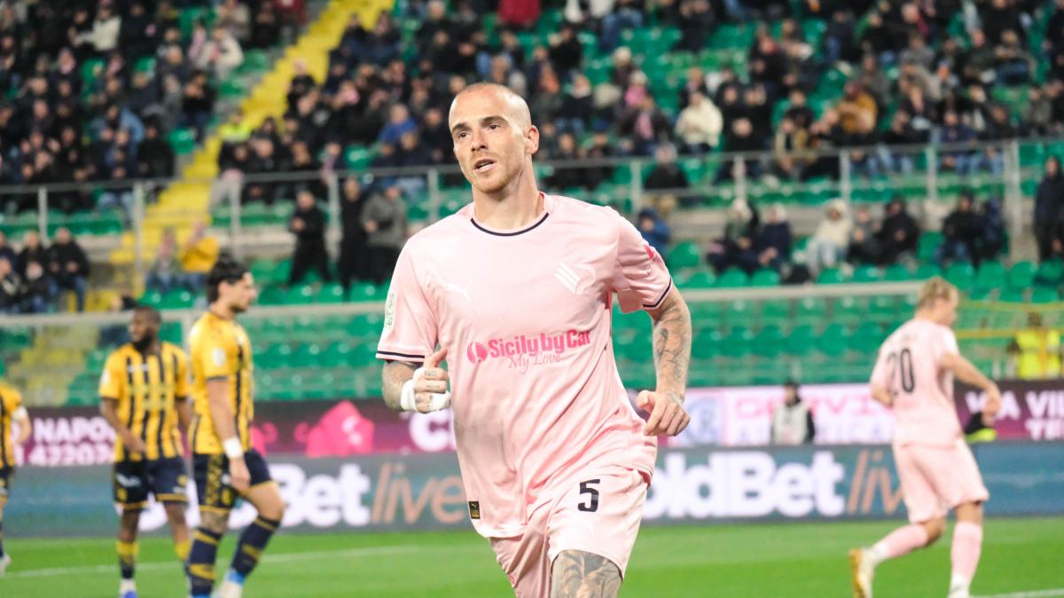 Palermo, tegola in vista del Catanzaro: si ferma in allenamento Antonio Palumbo