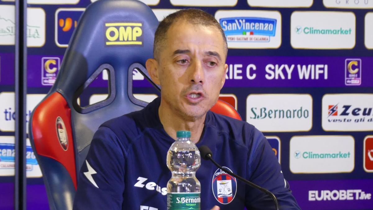Pasquetta in campo per il Crotone, Longo: “Conta solo la prestazione”