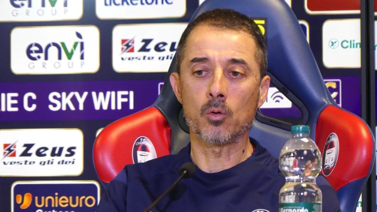 Crotone, parla Longo: "Contro la Cavese gara dura per tutti i 100 minuti"