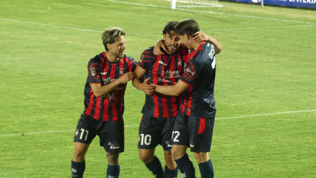 Crotone avanti nei playoff: pari con il Cerignola e passaggio del turno allo Scida