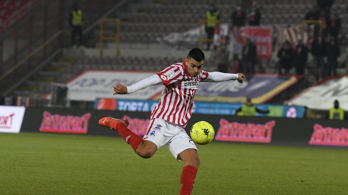 Pontisso guarda avanti: “Questo Catanzaro può giocarsela con chiunque”