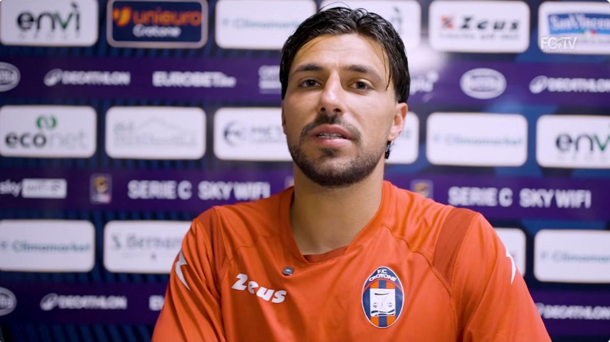 Rossoblù trascinati da Musso, 7 goal fino ad oggi: "Crotone grande piazza"