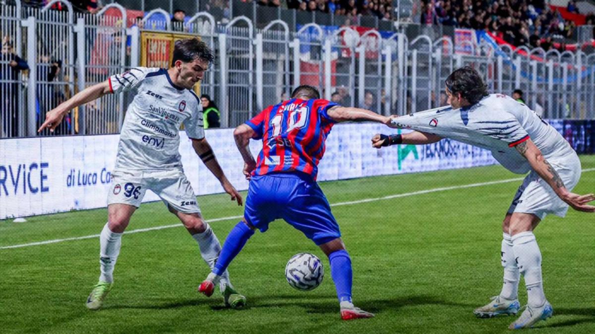 Zunno e Musso firmano il successo: Crotone corsaro al Capozza
