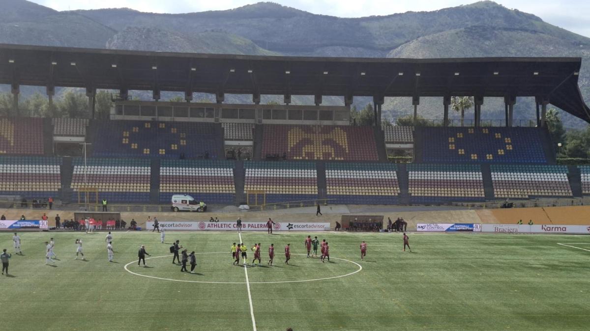 Reggina, non è ancora finita: acuto in casa dell'Athletic Palermo, primo posto a -3