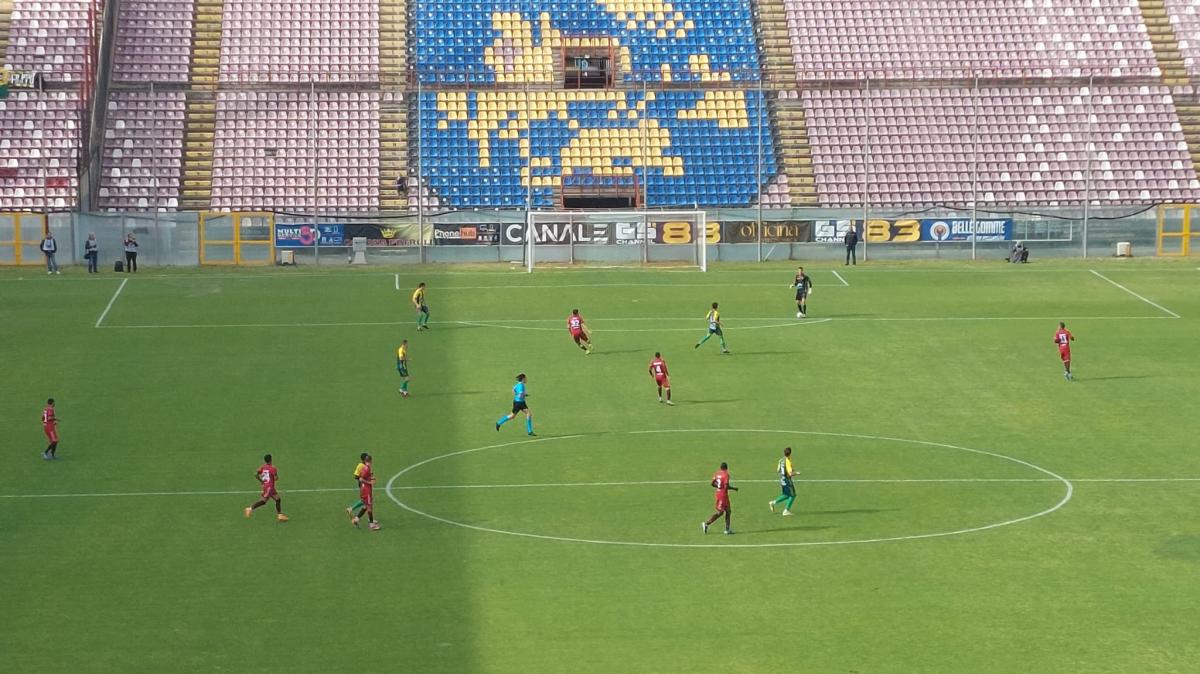 Reggina - Enna 2-1, gli amaranto tornano a sorridere