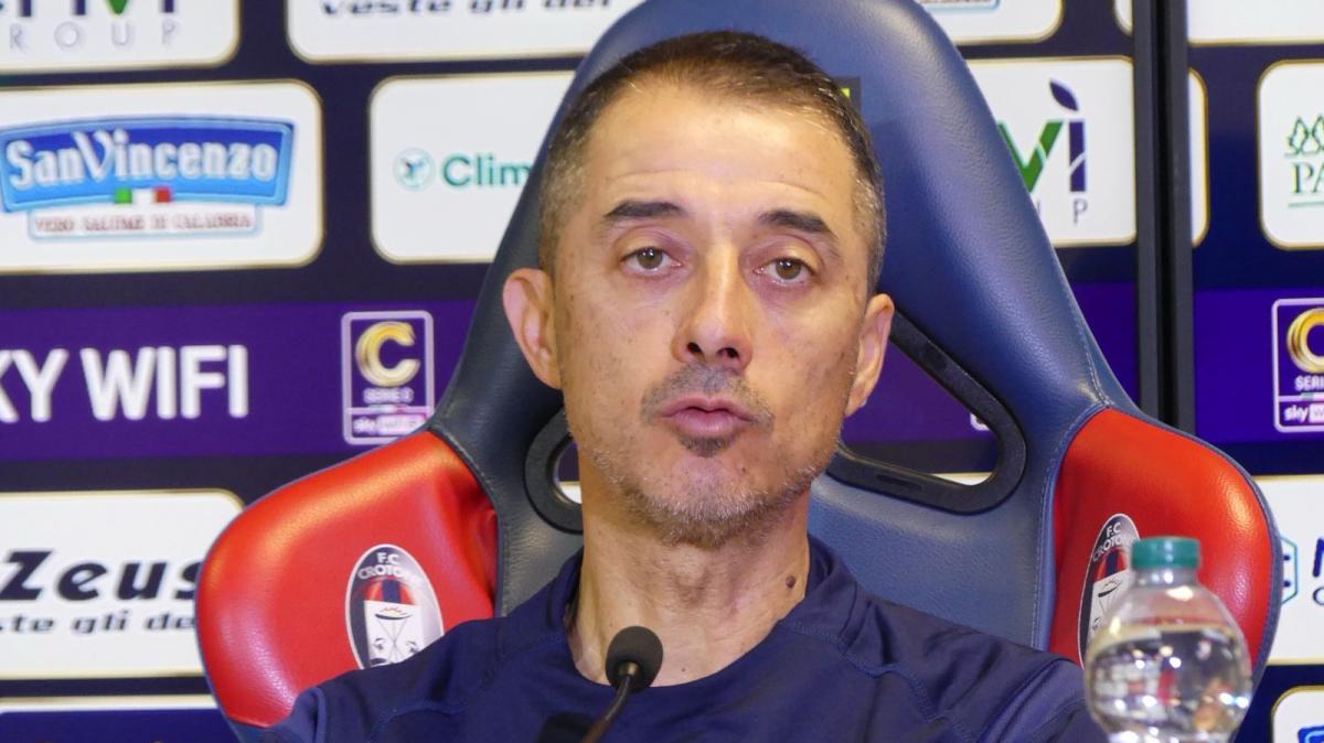 Crotone - Foggia, lo Scida attende: torna il tifo, Longo chiede fame e continuità 